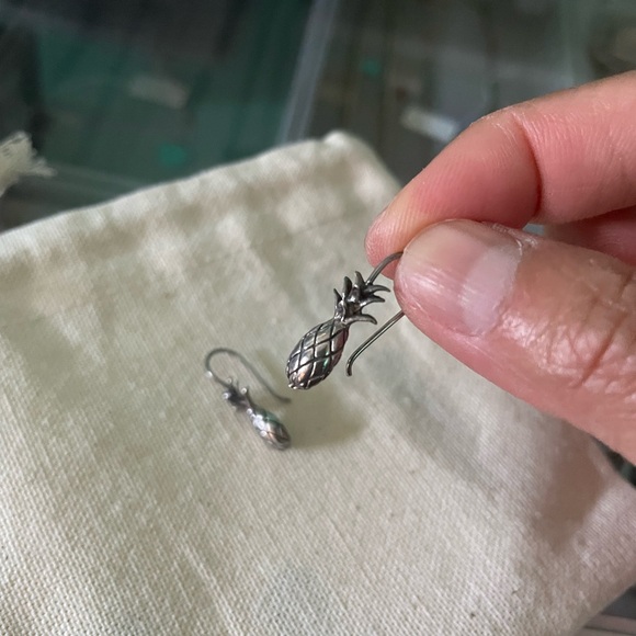 Sterling silver pineapple earrings - Picture 4 of 4